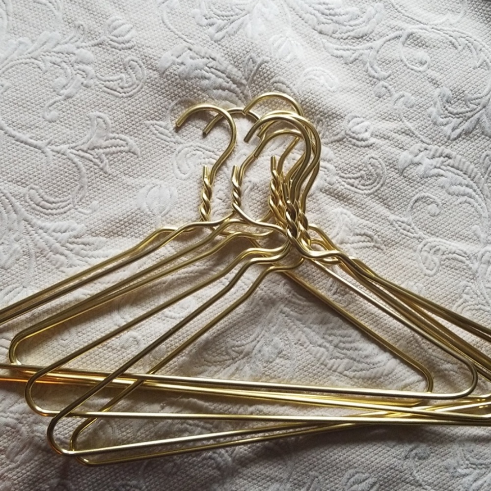 Set of 10 goldtone aluminum hangers